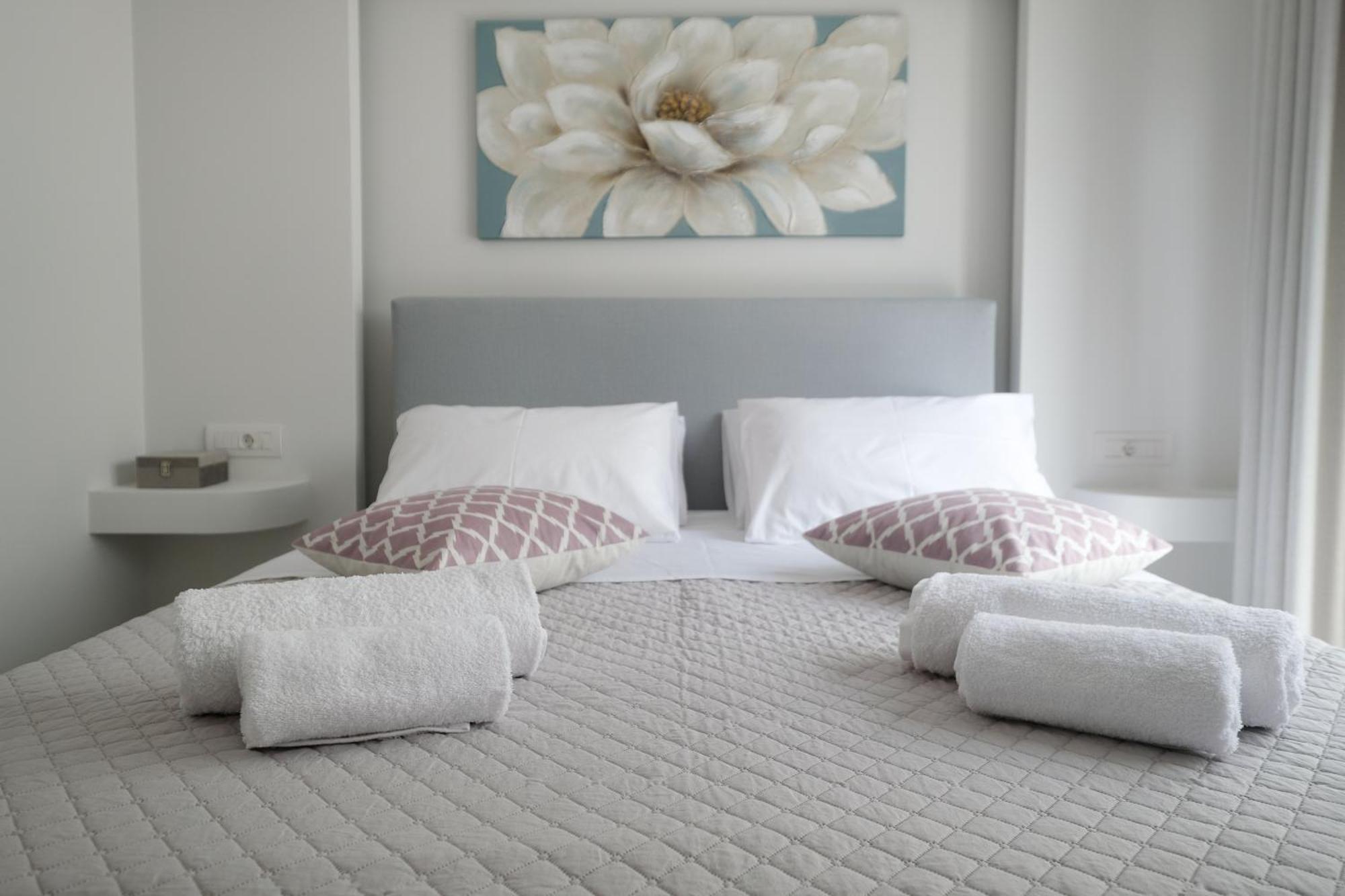 Rhodes Retreat: Modern Comfort In Serene Luxury Rhodes City Exterior foto
