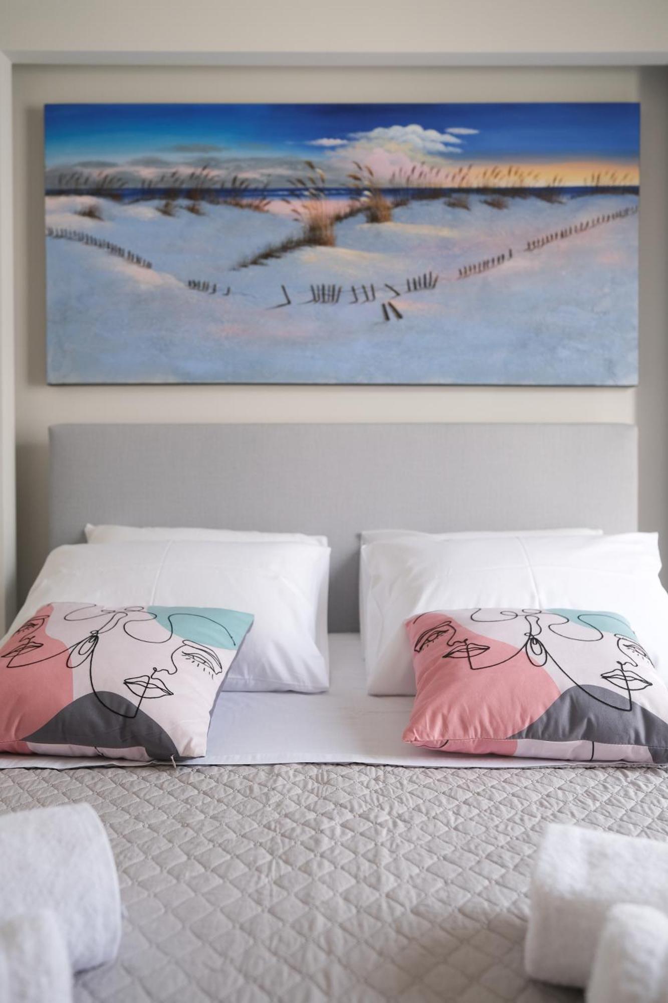 Rhodes Retreat: Modern Comfort In Serene Luxury Rhodes City Exterior foto
